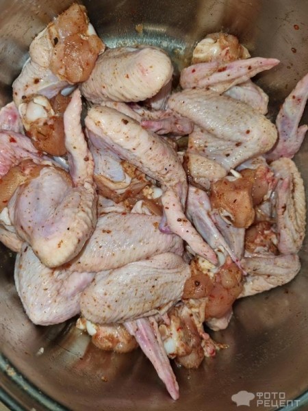 Рецепт: Куриные крылышки аппетитные - Запечённые в духовке, с соевым соусом