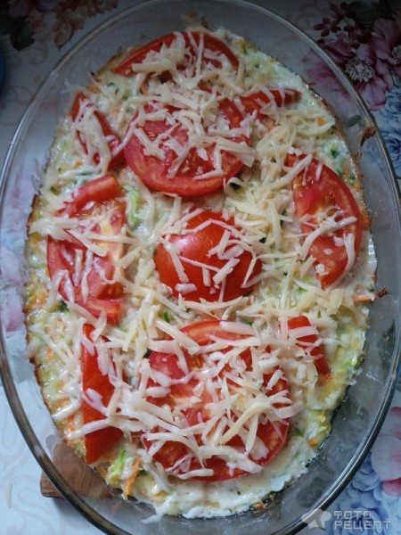 Рецепт: Кабачковая запеканка - С помидорами под сырной корочкой