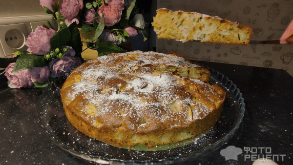 Рецепт: Шарлотка медовая - или медовый пирог с яблоками!