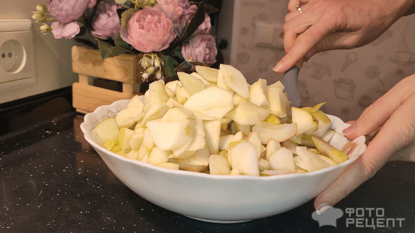 Рецепт: Шарлотка медовая - или медовый пирог с яблоками!