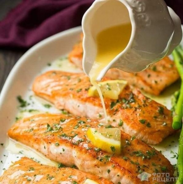 Рецепт: Жареный лосось с лимонным соусом - Жаренный лосось в лимонном соусе