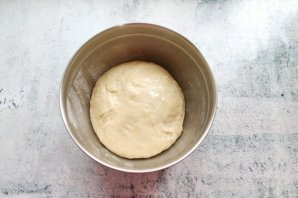 Пирожки с солеными груздями и рисом