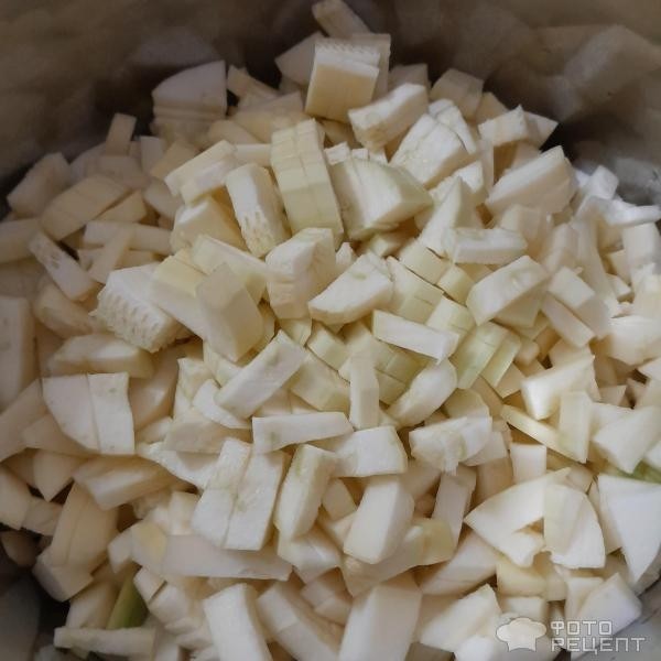 Рецепт: Кабачковая икра на зиму - Лёгкий рецепт кабачковой икры без помидоров, нарезка кусочками, стерилизованная.