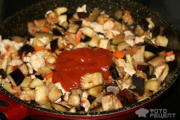 Рецепт: Куриное филе с баклажанами - С базиликом и овощами