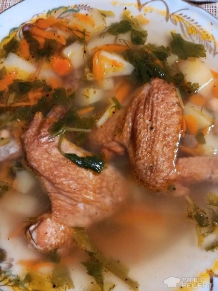 Рецепт: Суп из консервированного нута с копчеными куриными крылышками - "по-домашнему"