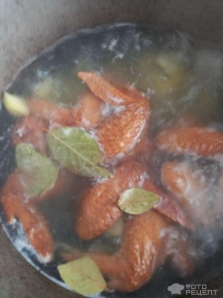 Рецепт: Суп из консервированного нута с копчеными куриными крылышками - "по-домашнему"
