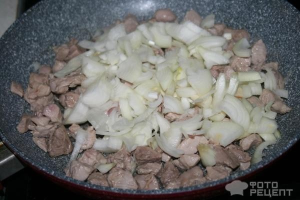 Рецепт: Филе индейки с черносливом - тушеное с овощами
