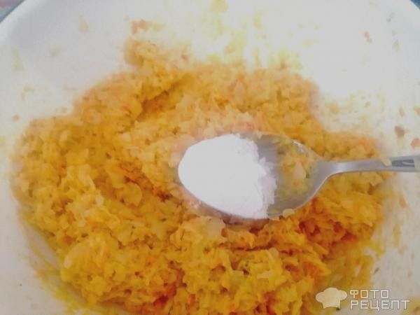 Рецепт: Капустные оладьи - С морковью и луком
