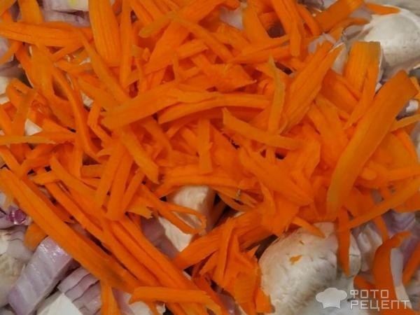 Рецепт: Маринованные шампиньоны с овощами - с морковью, репчатым луком и кориандром