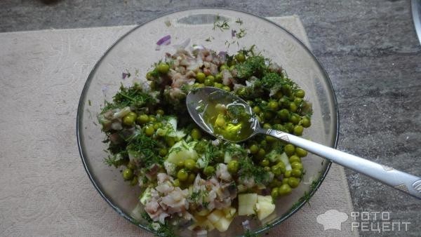 Рецепт: Салат быстрый с селедкой - Быстрый , простой и вкусный салат.