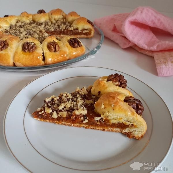 Рецепт: Пирог с курагой и грецкими орехами - вкусно к чаю
