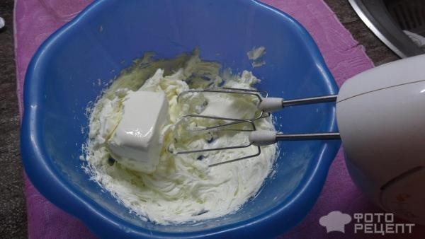 Рецепт: Пирожное из слоеного теста с кремом - быстрый десерт.