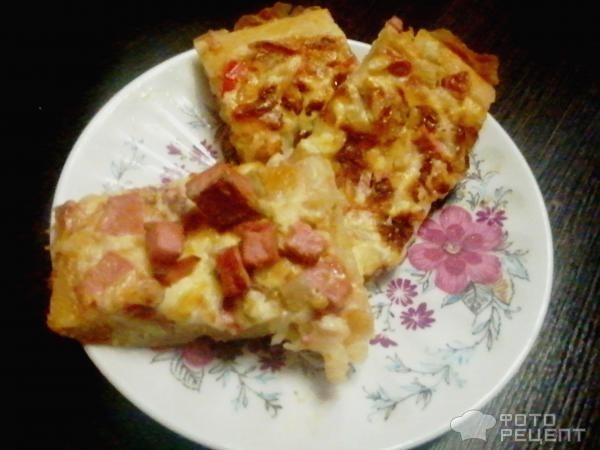 Рецепт: Пресное тесто для пиццы - на сыворотке и сама пицца
