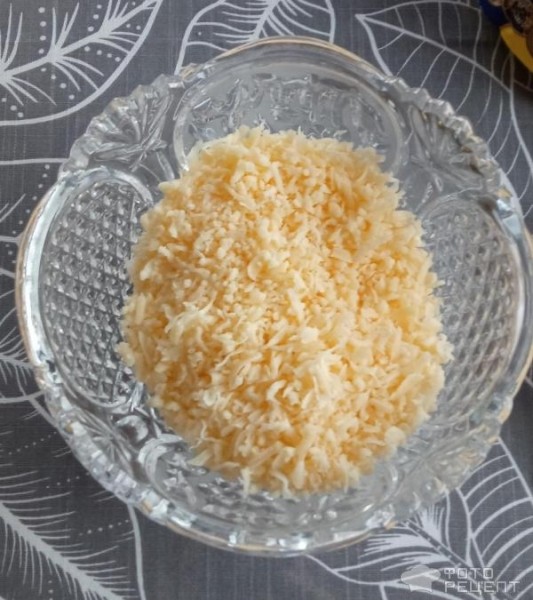Рецепт: Салат из сыра с чесноком - Заправленный майонезом