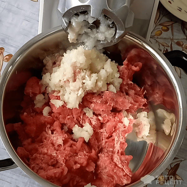 Рецепт: Тефтели с картофелем и луком - очень вкусно и сытно