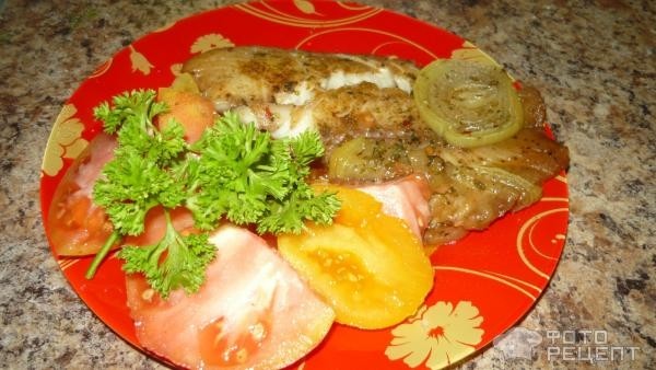 Рецепт: Филе тилапии запеченное - С луком и специями
