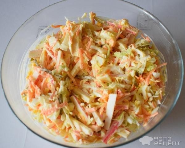 Рецепт: Салат - с крабовыми палочками и яйцами
