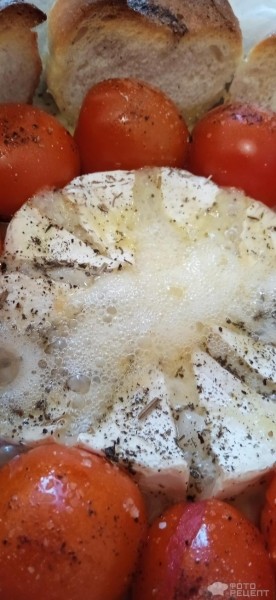 Рецепт: Камамбер запеченный с помидорами - в духовке