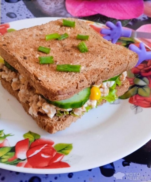 Рецепт: Сендвич с тунцом - С овощами, удобный и полезный перекус