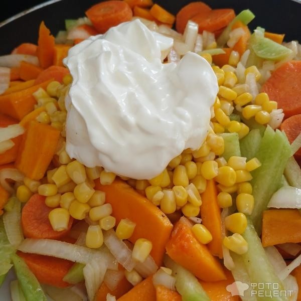 Рецепт: Теплый гарнир-салат из овощей - Гарнир-пятиминутка, очень быстро, полезно и вкусно, овощи с минимальной тепловой обработкой.
