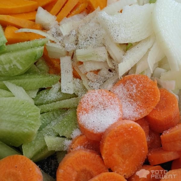 Рецепт: Теплый гарнир-салат из овощей - Гарнир-пятиминутка, очень быстро, полезно и вкусно, овощи с минимальной тепловой обработкой.