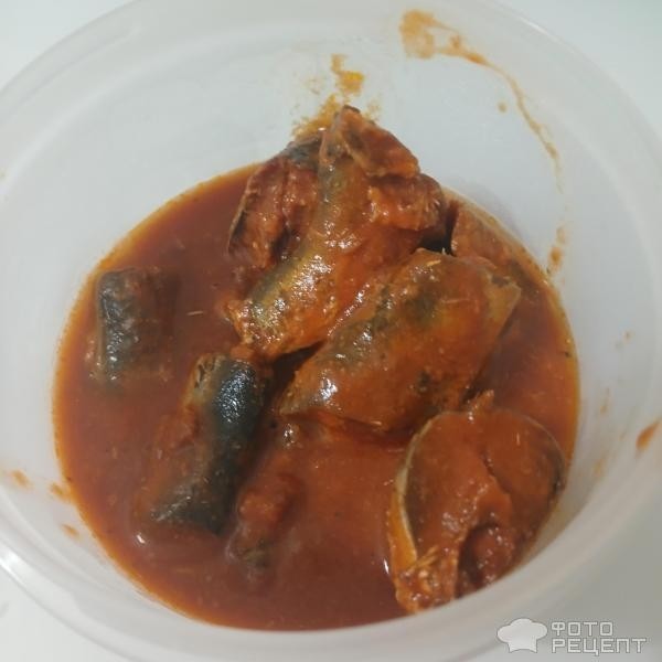 Рецепт: Томатный рыбный суп - С сайрой в томатном соусе и зеленым горошком, рыбное меню для поста.